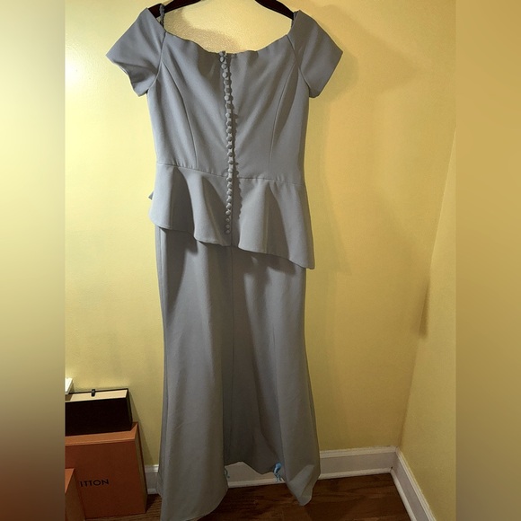 ALEXANDER BY DAYMOR Formal Dress Size 10 - Picture 8 of 9